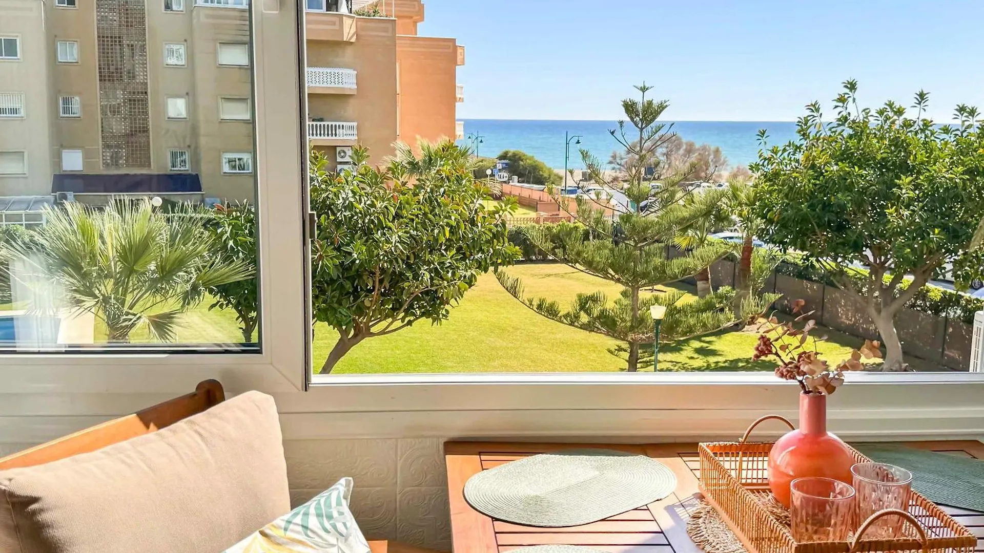 Apartamento Con Vistas Al Mar A 1 Min De La Playa Malaga